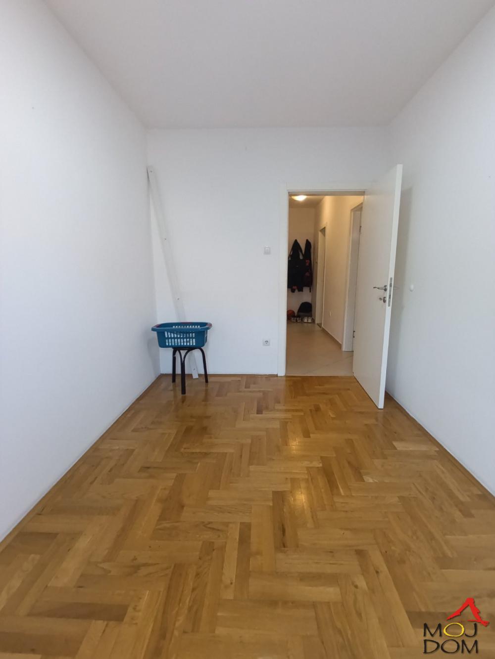 Slika 3 - Stan,NOVI SAD,NOVA DETELINARA,kv: 36, € 111240, ID: 1030913