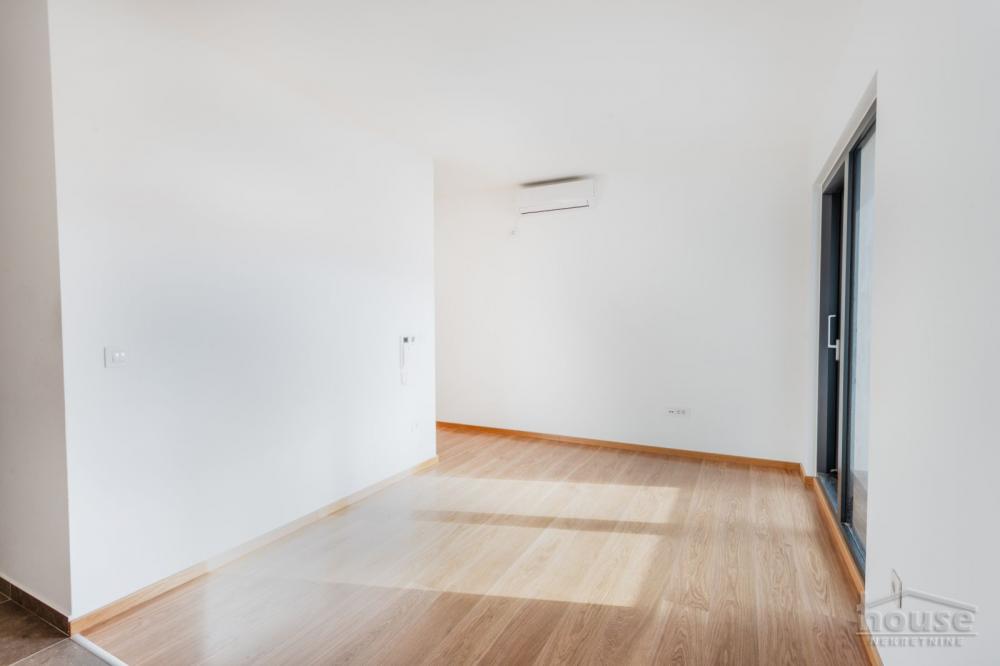 Slika 9 - Stan,NOVI SAD,CENTAR,kv: 50.00, € 235870, ID: 1061908