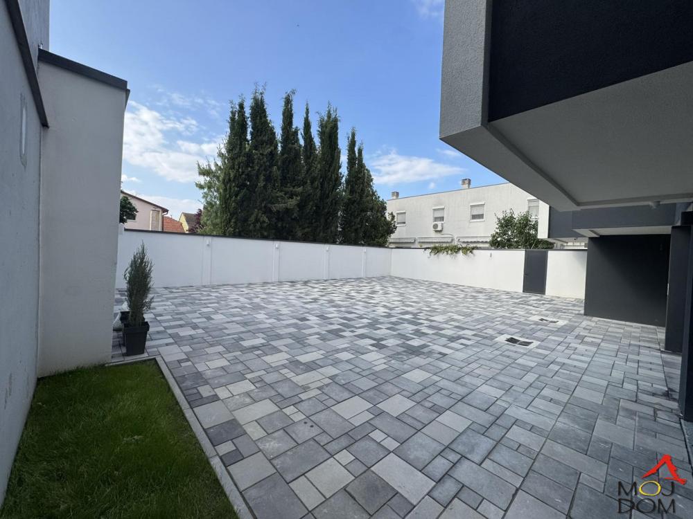 Slika 11 - Stan,NOVI SAD,TELEP,kv: 136, € 350200, ID: 1030677