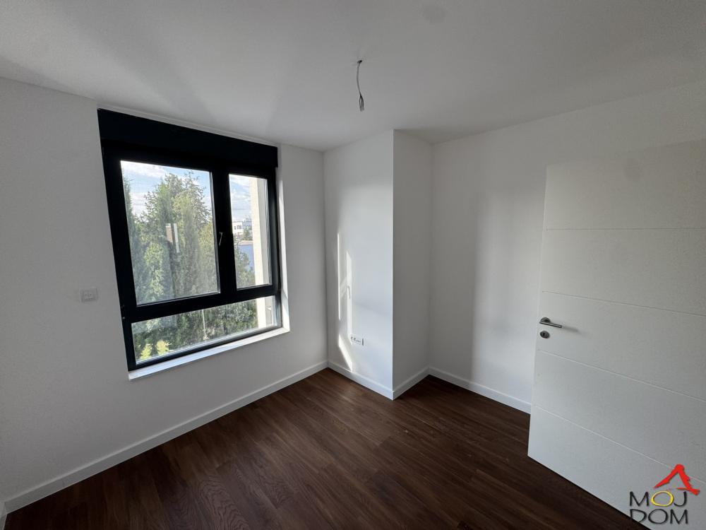 Slika 5 - Stan,NOVI SAD,TELEP,kv: 136, € 350200, ID: 1030677