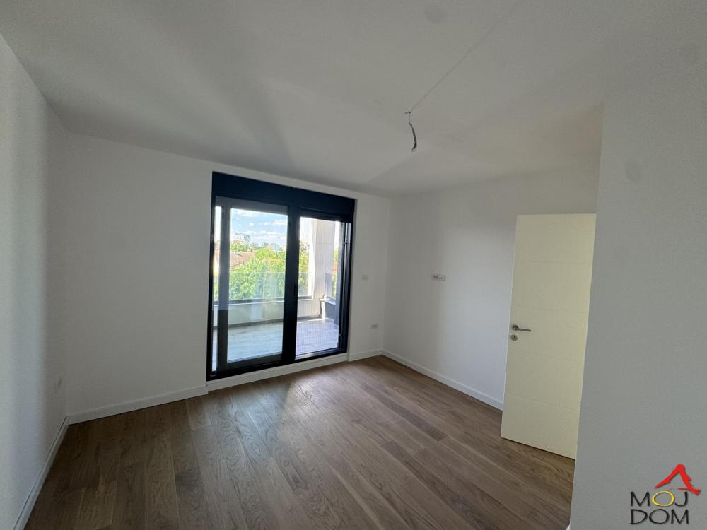 Slika 8 - Stan,NOVI SAD,TELEP,kv: 143, € 368200, ID: 1028606