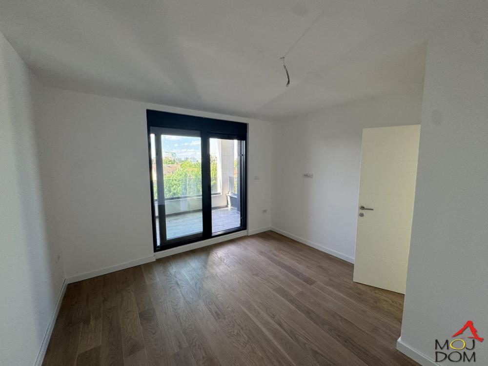 Slika 6 - Stan,NOVI SAD,TELEP,kv: 143, € 368200, ID: 1028606