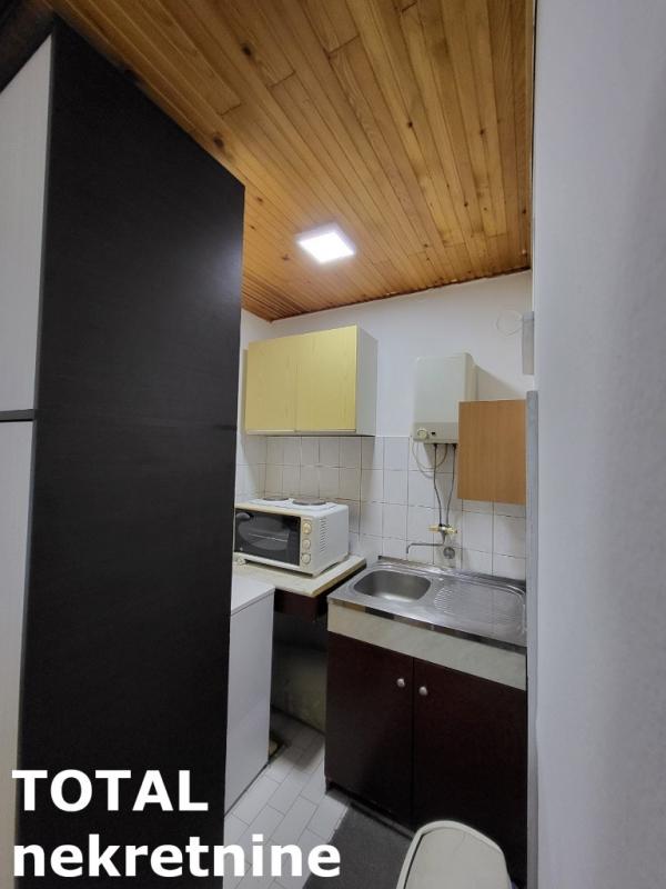 Slika 8 - Stan,NOVI SAD,GRBAVICA,kv: 21.00, € 68250, ID: 1100580