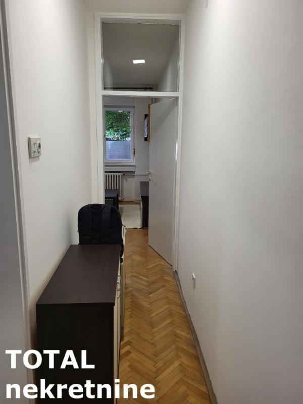 Slika 10 - Stan,NOVI SAD,GRBAVICA,kv: 21.00, € 68250, ID: 1100580