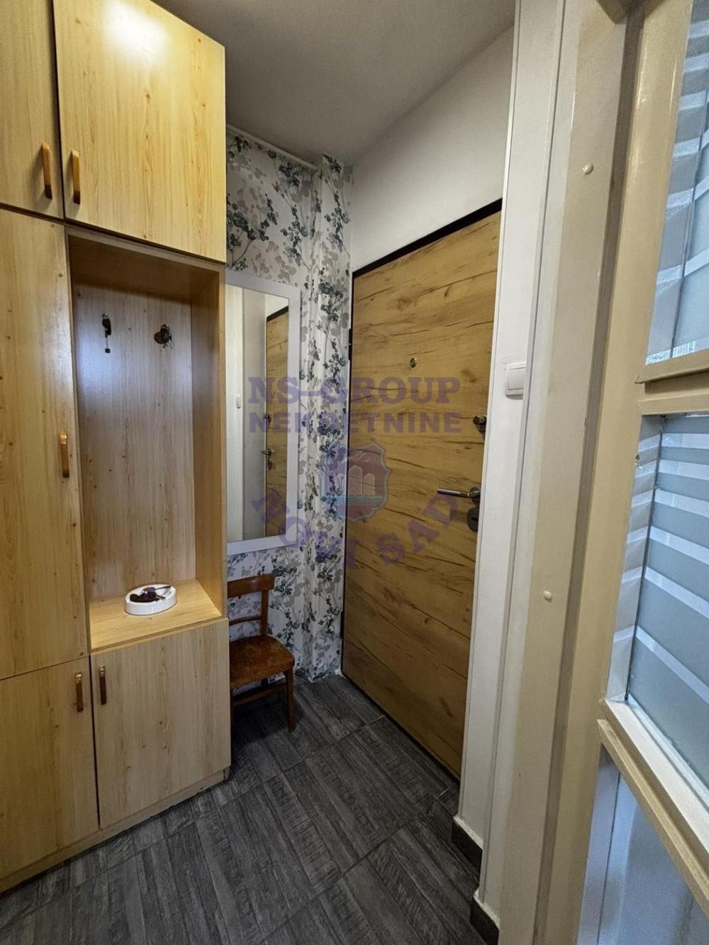 Slika 5 - Jednosoban, 38m2, Novo naselje Novi Sad, sa terasom