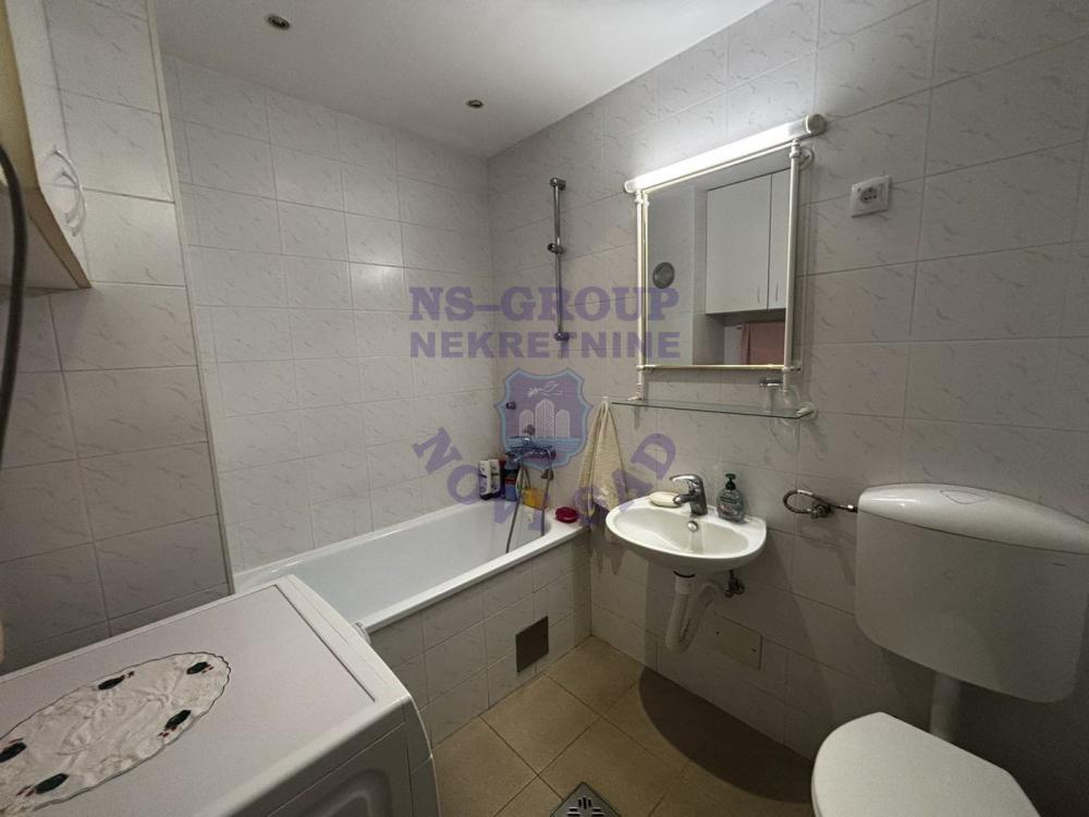 Slika 6 - Jednosoban, 38m2, Novo naselje Novi Sad, sa terasom