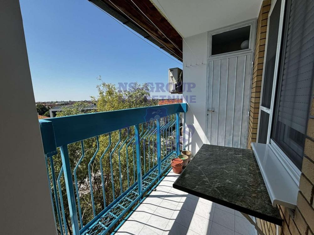 Slika 9 - Jednosoban, 38m2, Novo naselje Novi Sad, sa terasom