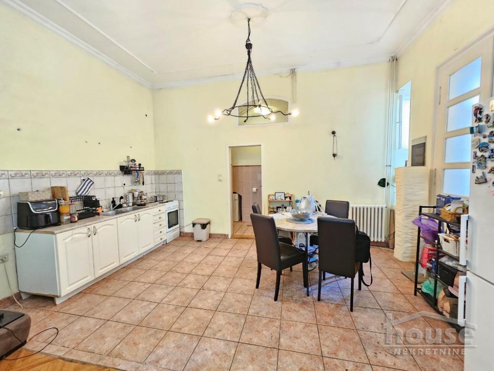 Slika 8 - Stan,NOVI SAD,CENTAR,kv: 88.00, € 320000, ID: 1064258