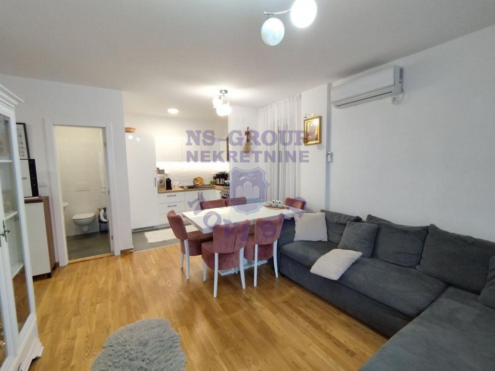 Glavna slika -Namešten, trosoban stan, parking, ostava, prelepa velika terasa! Tatarsko brdo! š. 552724