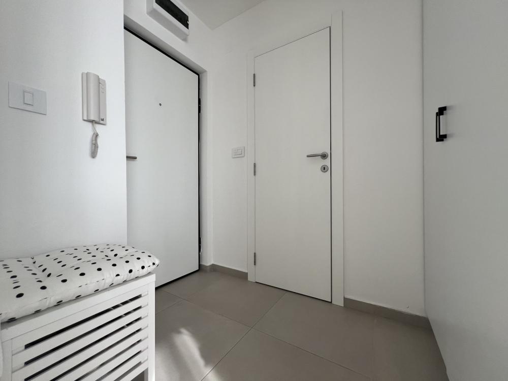 Slika 4 - Kompletno namešten stan sa tehnikom, Bulevar