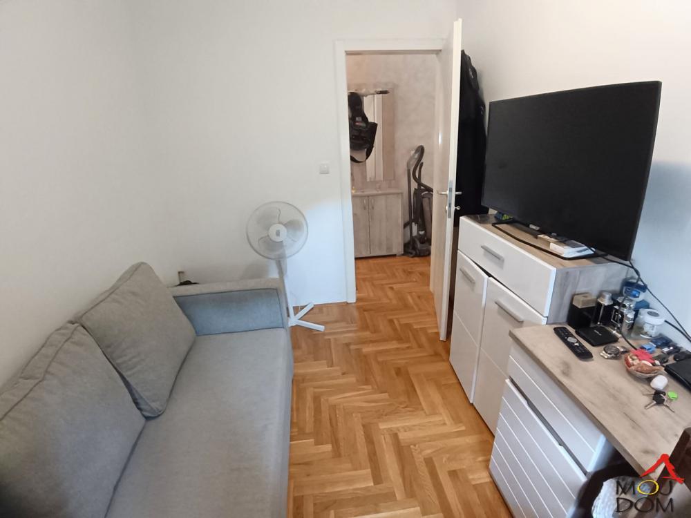 Slika 6 - Stan,NOVI SAD,BULEVAR EVROPE,kv: 49, € 123600, ID: 1030933