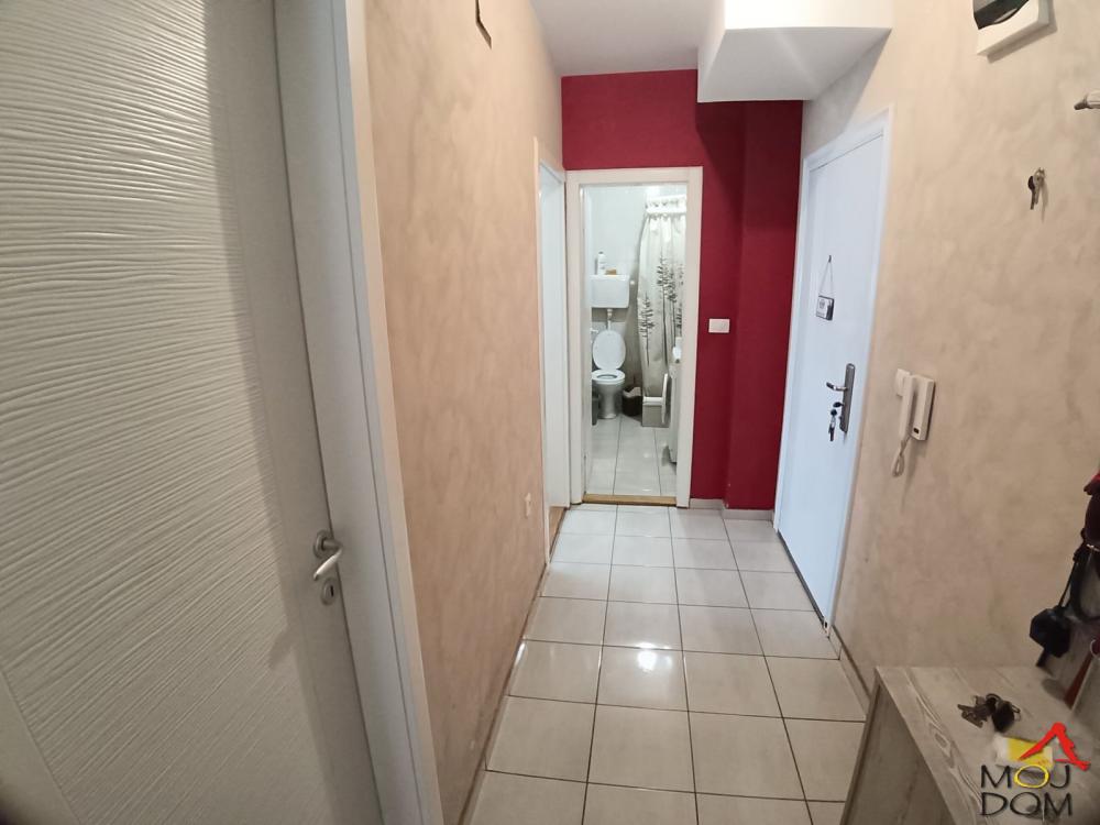 Slika 8 - Stan,NOVI SAD,BULEVAR EVROPE,kv: 49, € 123600, ID: 1030933