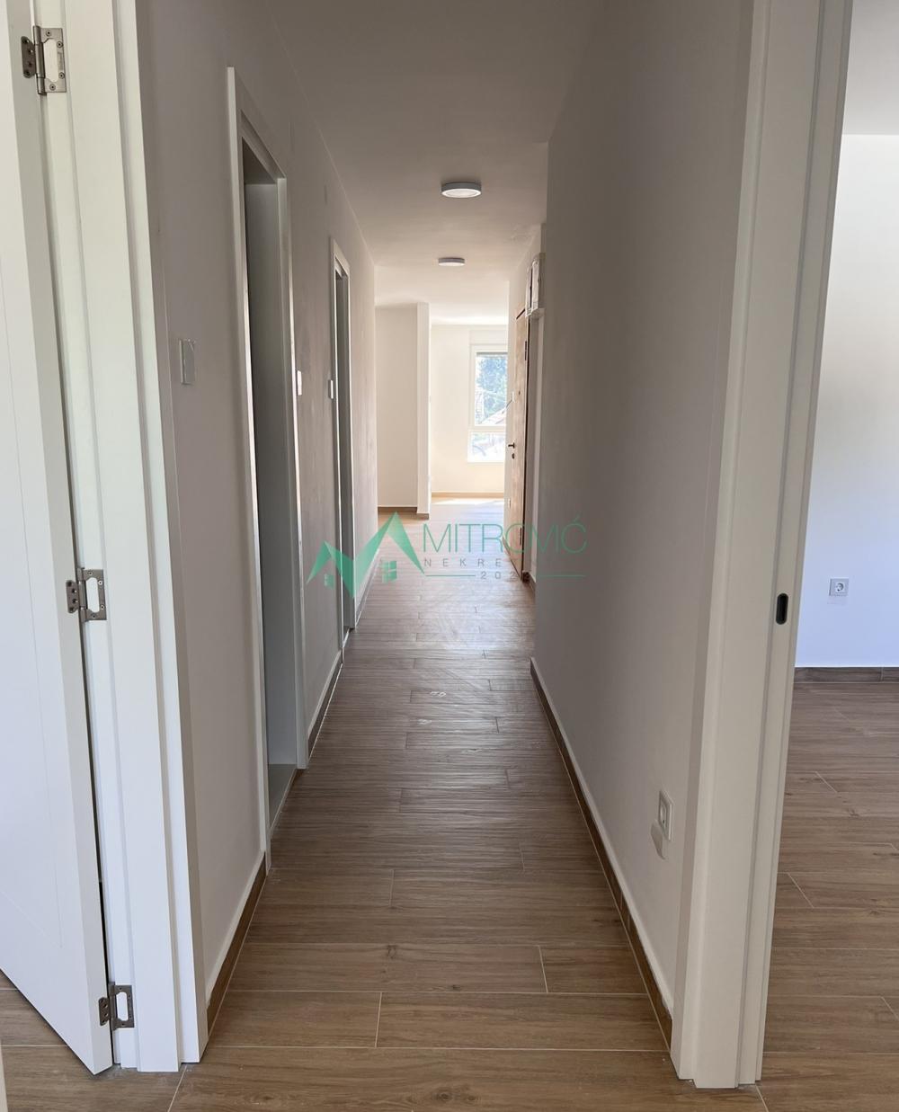 Slika 10 - Četvorosoban, 96m2, Telep Novi Sad, sa terasom, sa parkingom