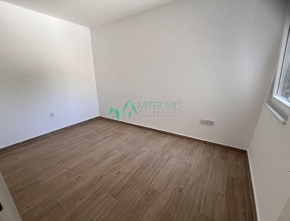 Slika 2 - Četvorosoban, 96m2, Telep Novi Sad, sa terasom, sa parkingom