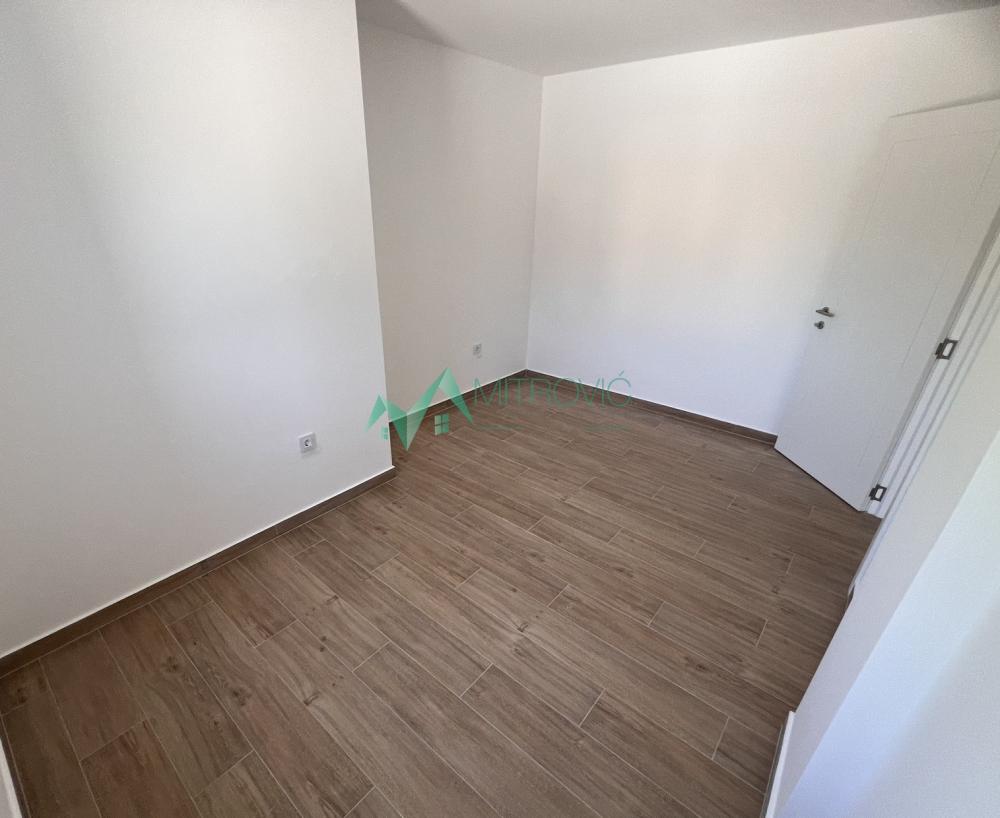 Slika 8 - Četvorosoban, 96m2, Telep Novi Sad, sa terasom, sa parkingom