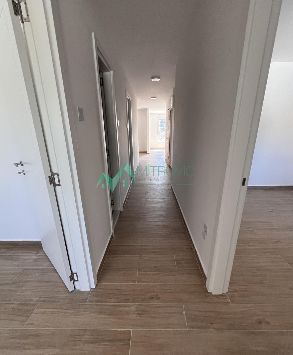 Slika 11 - Četvorosoban, 96m2, Telep Novi Sad, sa terasom, sa parkingom