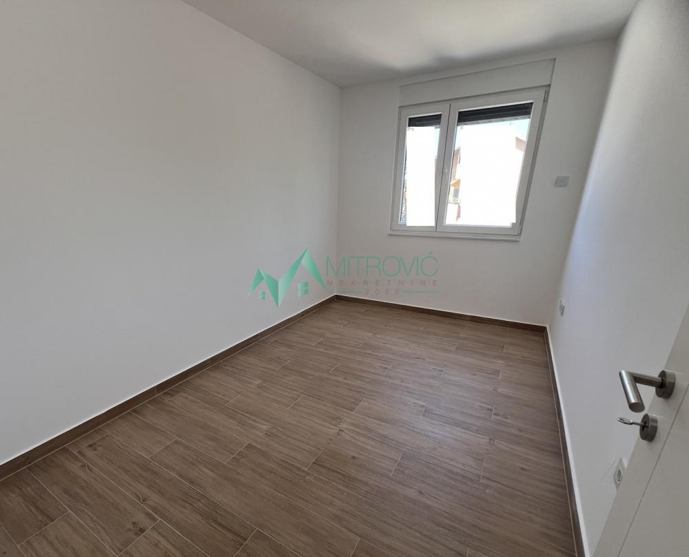 Slika 5 - Četvorosoban, 96m2, Telep Novi Sad, sa terasom, sa parkingom