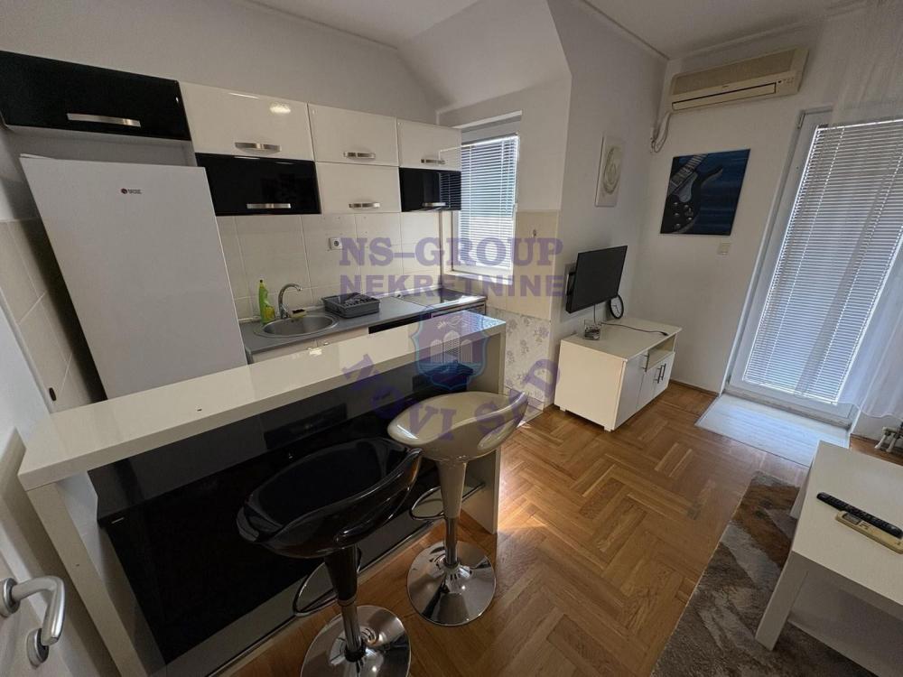 Slika 1 - JEDNOIPOSOBAN 72.100e NAMESTEN