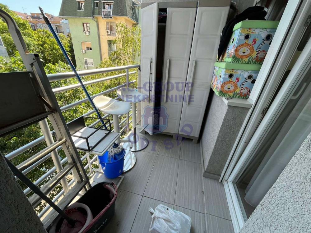 Slika 8 - GRBAVICA  TROSOBAN FANTASTICAN NAMESTEN