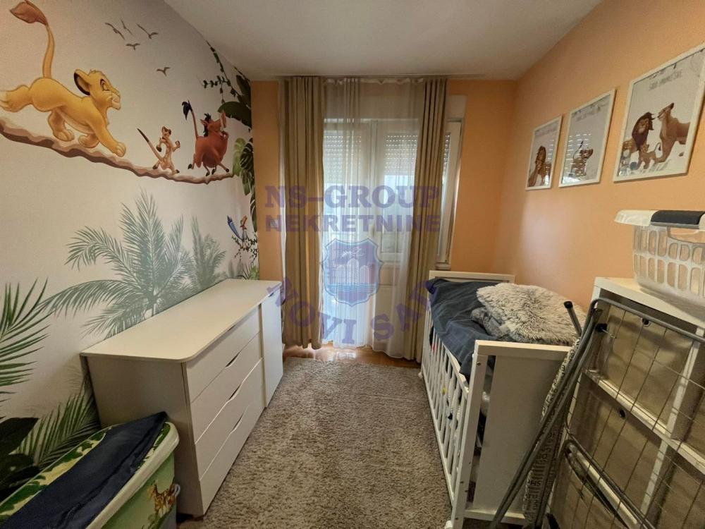 Slika 2 - GRBAVICA  TROSOBAN FANTASTICAN NAMESTEN