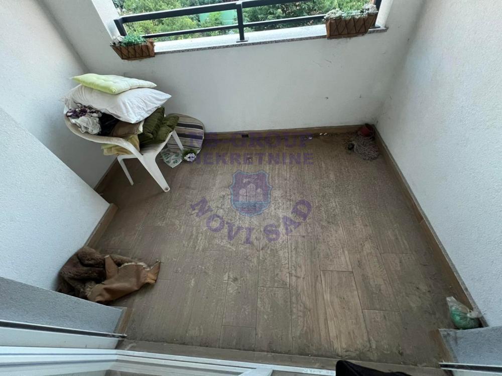 Slika 2 - SA GARAZOM TROSOBAN  GRBAVICA BLIZU SPENSA