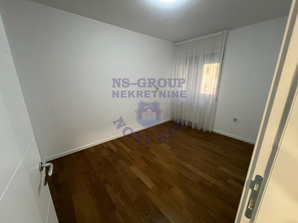 Slika 8 - SA GARAZOM TROSOBAN  GRBAVICA BLIZU SPENSA