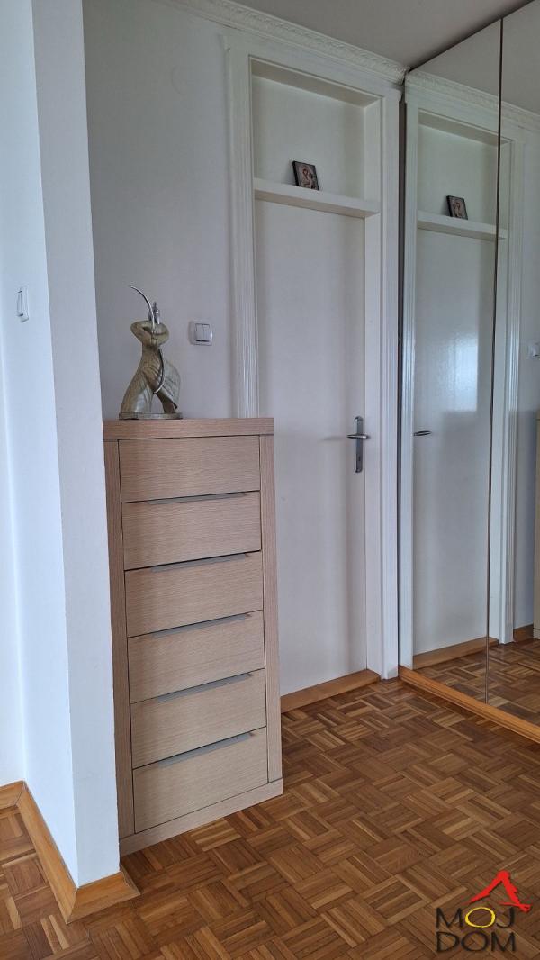 Slika 4 - Stan,NOVI SAD,BULEVAR,kv: 60, € 169950, ID: 1030948