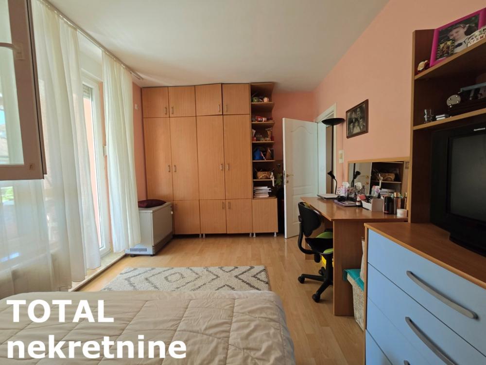 Slika 10 - Stan,NOVI SAD,LIPOV GAJ,kv: 69.00, € 135000, ID: 1101177