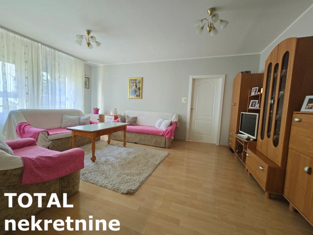 Slika 3 - Stan,NOVI SAD,LIPOV GAJ,kv: 69.00, € 135000, ID: 1101177