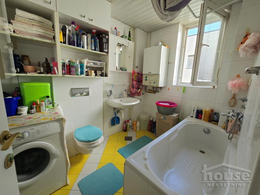 Slika 11 - Stan,NOVI SAD,LIPOV GAJ,kv: 69.00, € 140000, ID: 1064329