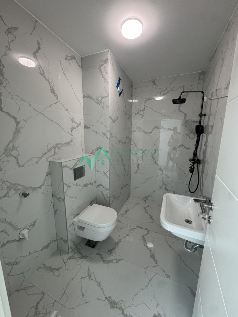 Slika 1 - Luksuzan penthaus sa ogromnom terasom!