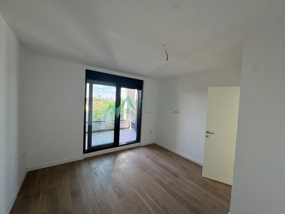 Slika 4 - Luksuzan penthaus sa ogromnom terasom!