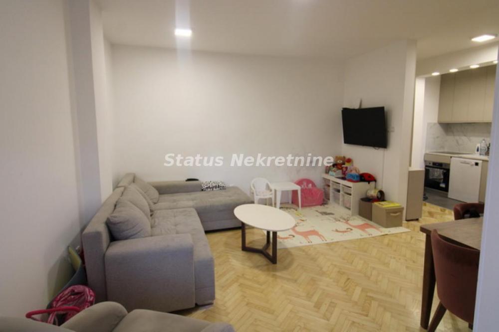 Slika 9 - Tatarsko Brdo-Porodičan stan na mirnoj lokaciji sa puno zelenila