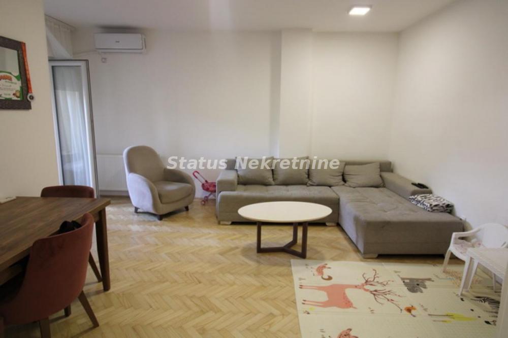 Slika 8 - Tatarsko Brdo-Porodičan stan na mirnoj lokaciji sa puno zelenila