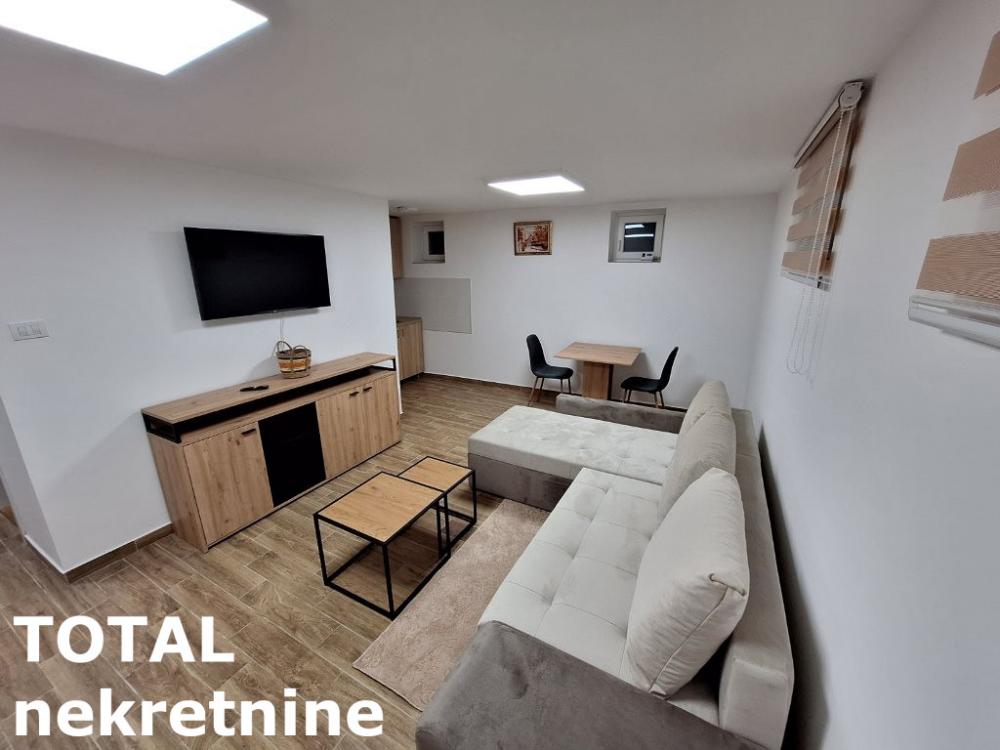 Slika 2 - Stan,PETROVARADIN,PETROVARADIN,kv: 29.00, € 61800, ID: 1101200