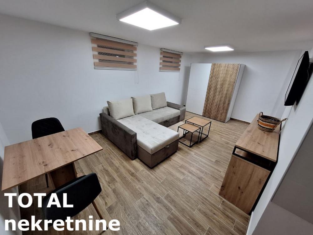 Slika 1 - Stan,PETROVARADIN,PETROVARADIN,kv: 29.00, € 61800, ID: 1101200