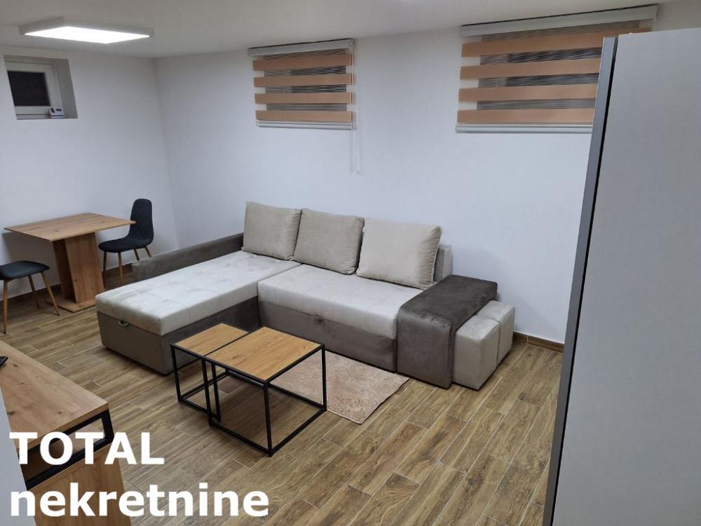 Slika 3 - Stan,PETROVARADIN,PETROVARADIN,kv: 29.00, € 61800, ID: 1101200