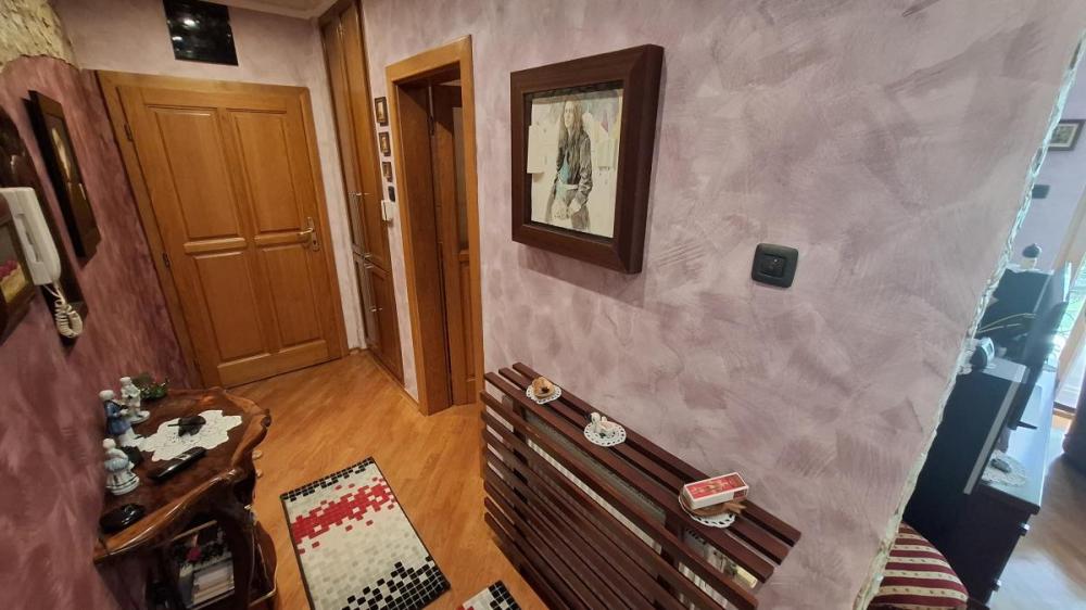 Slika 5 - Trosoban stan sa Garažom Grbavica