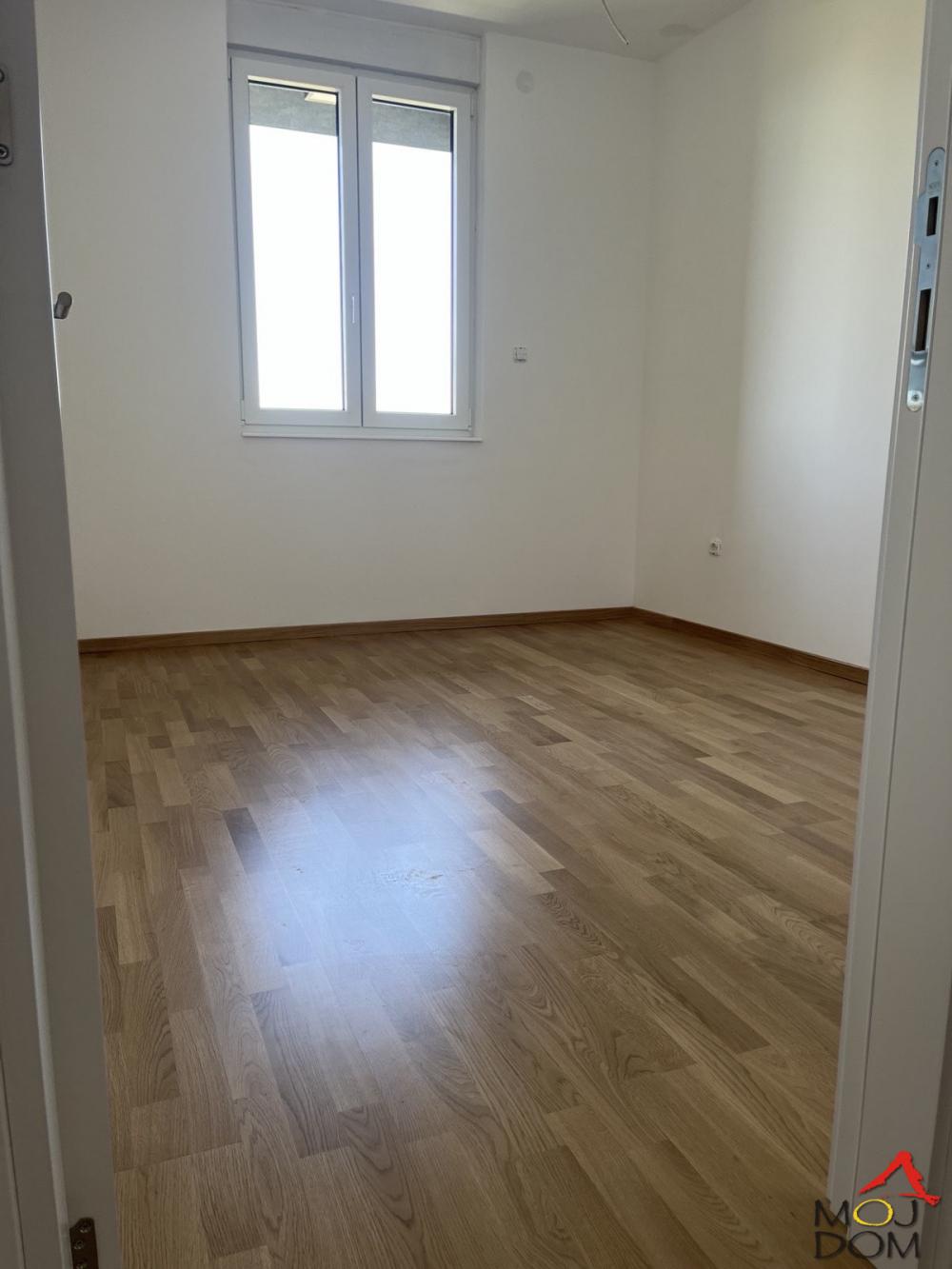 Slika 8 - Stan,NOVI SAD,TELEP,kv: 62, € 175600, ID: 1030974