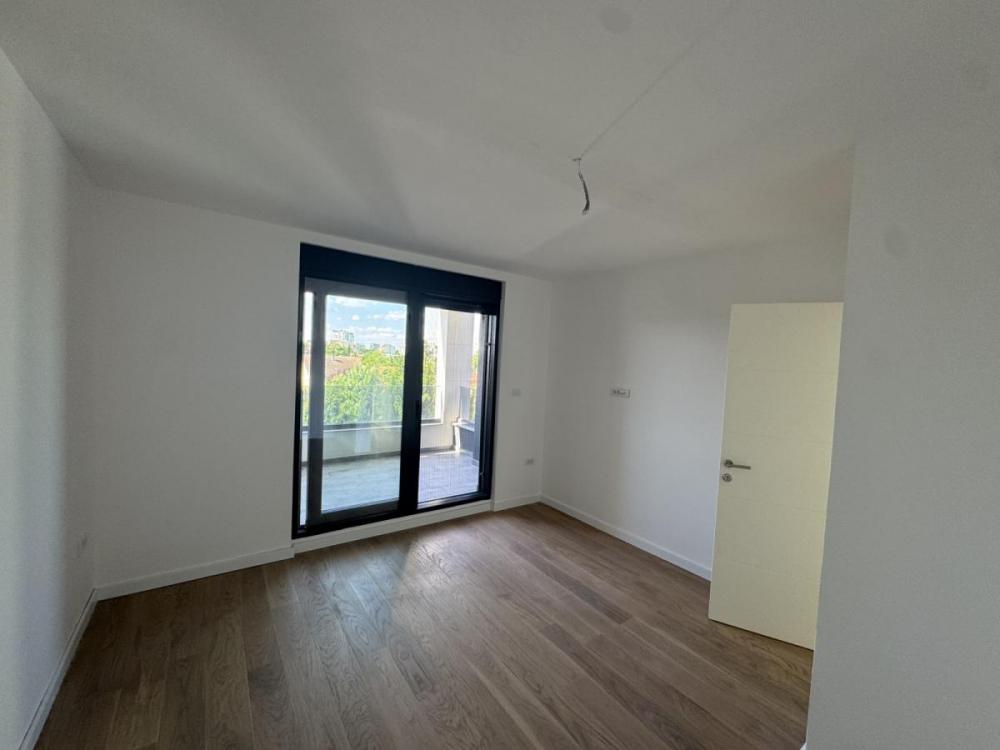 Slika 4 - Šestosoban stan novogradnja