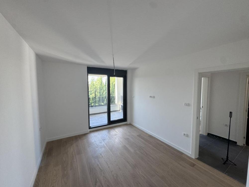 Slika 7 - Šestosoban stan novogradnja