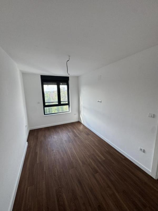 Slika 5 - Šestosoban stan novogradnja