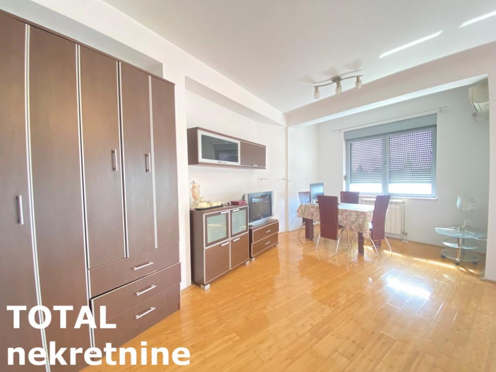 Slika 1 - Stan,NOVI SAD,CENTAR,kv: 40.00, € 123600, ID: 1097669