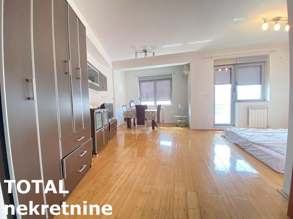 Slika 3 - Stan,NOVI SAD,CENTAR,kv: 40.00, € 123600, ID: 1097669