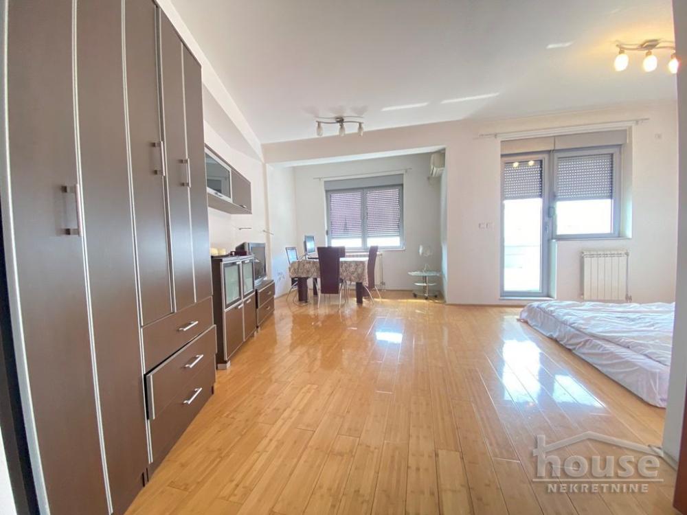 Slika 11 - Stan,NOVI SAD,CENTAR,kv: 40.00, € 123600, ID: 1060825