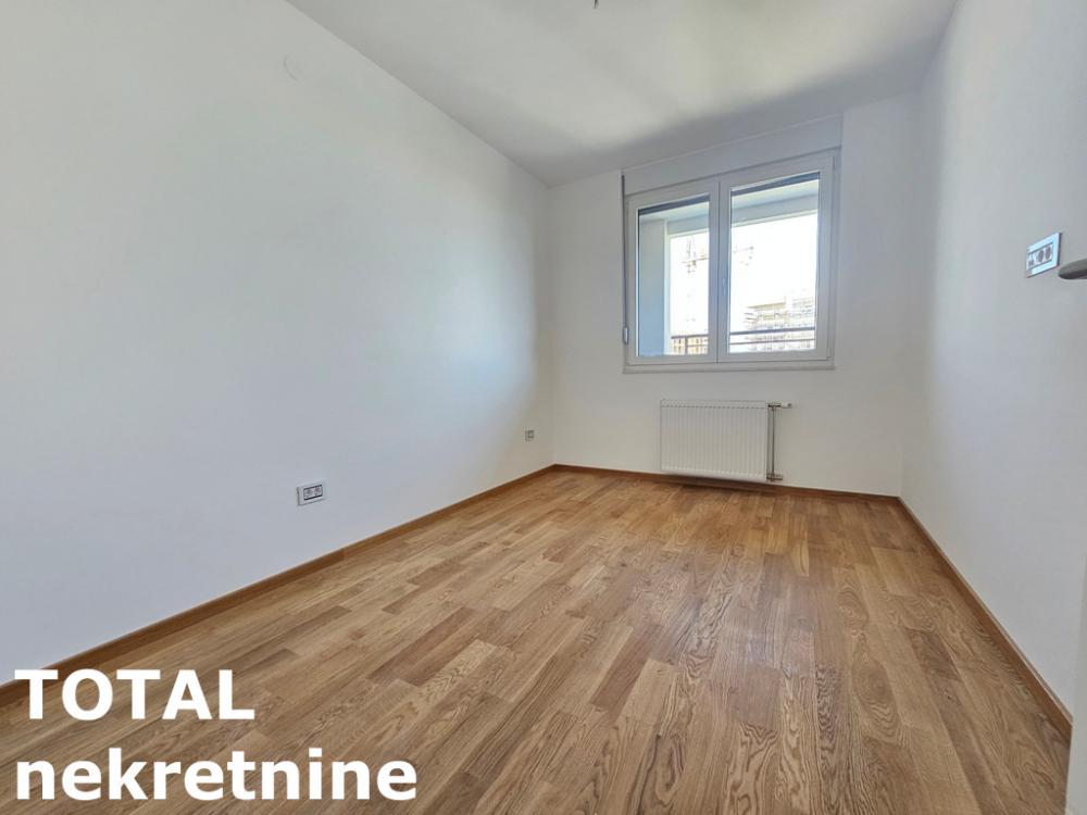 Slika 2 - Stan,NOVI SAD,BULEVAR EVROPE,kv: 64.00, € 160000, ID: 1101217