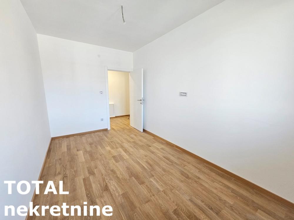 Slika 3 - Stan,NOVI SAD,BULEVAR EVROPE,kv: 64.00, € 160000, ID: 1101217