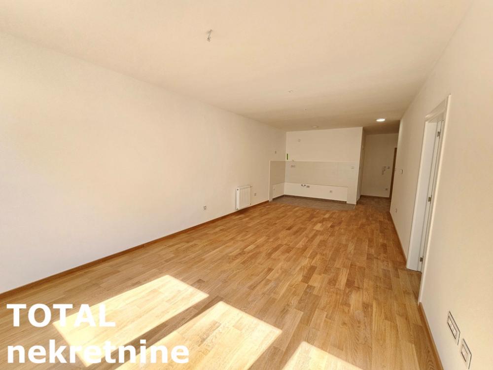 Slika 2 - Stan,NOVI SAD,BULEVAR EVROPE,kv: 70.00, € 167080, ID: 1101146