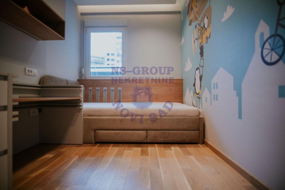 Slika 6 - Lux trosoban stan na Bulevaru!