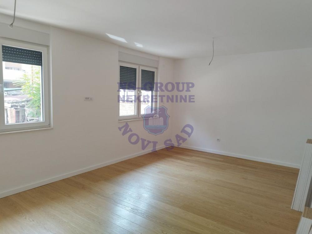 Slika 4 - Trosoban, 77m2, Bulevar oslobođenja Novi Sad, ima lift